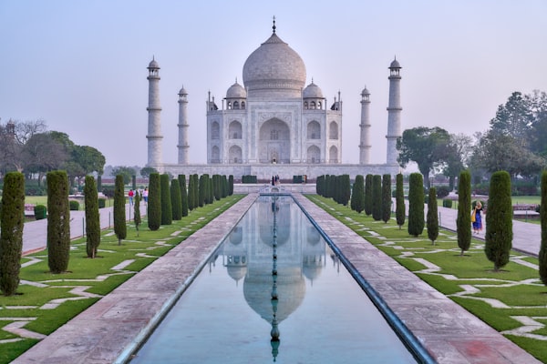 インド